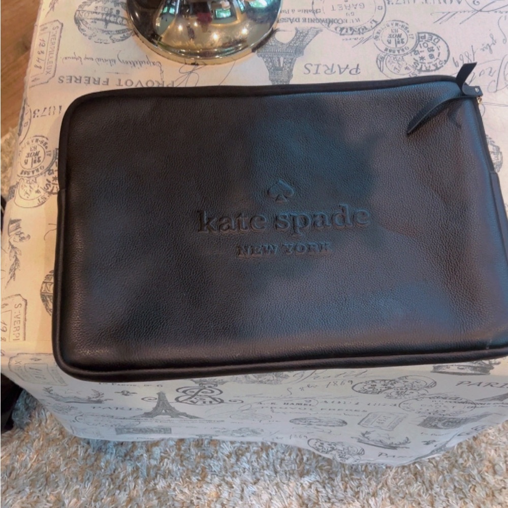 Kate Spade Larchmont Avenue Logo Laptop Sleeve